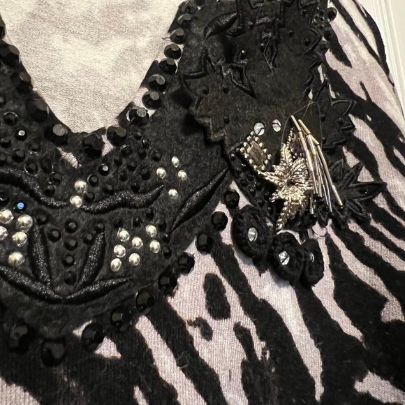 Motive-strechy sweater-zebra print-small-beaded-sequins - Picture 8 of 8